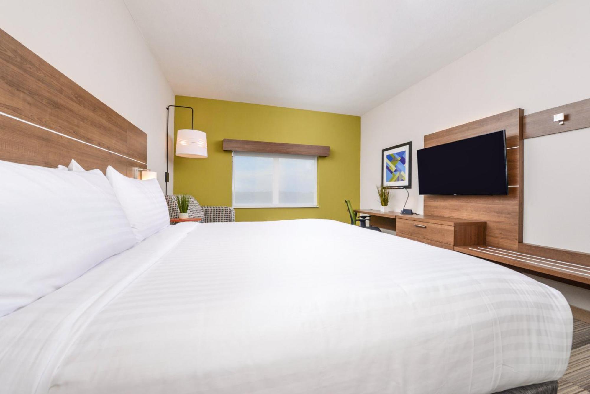 Express & - - Madeira By Ihg
