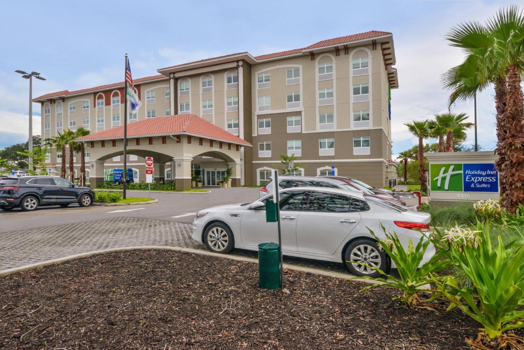 Express & - - Madeira By Ihg Hotel