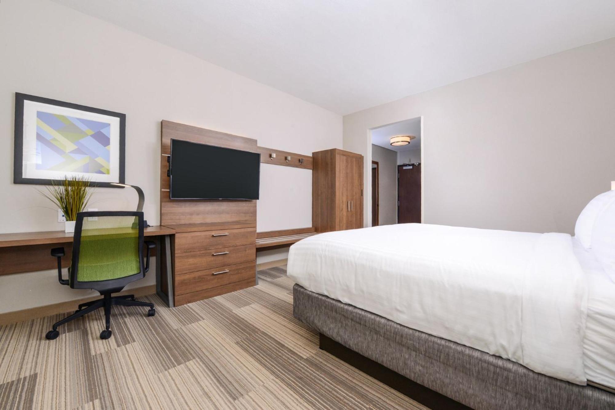Express & - - Madeira By Ihg Hotel