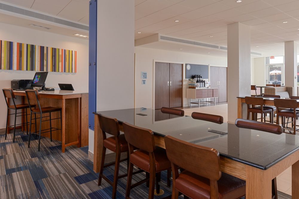 Hotel Express & - - Madeira By Ihg 3*