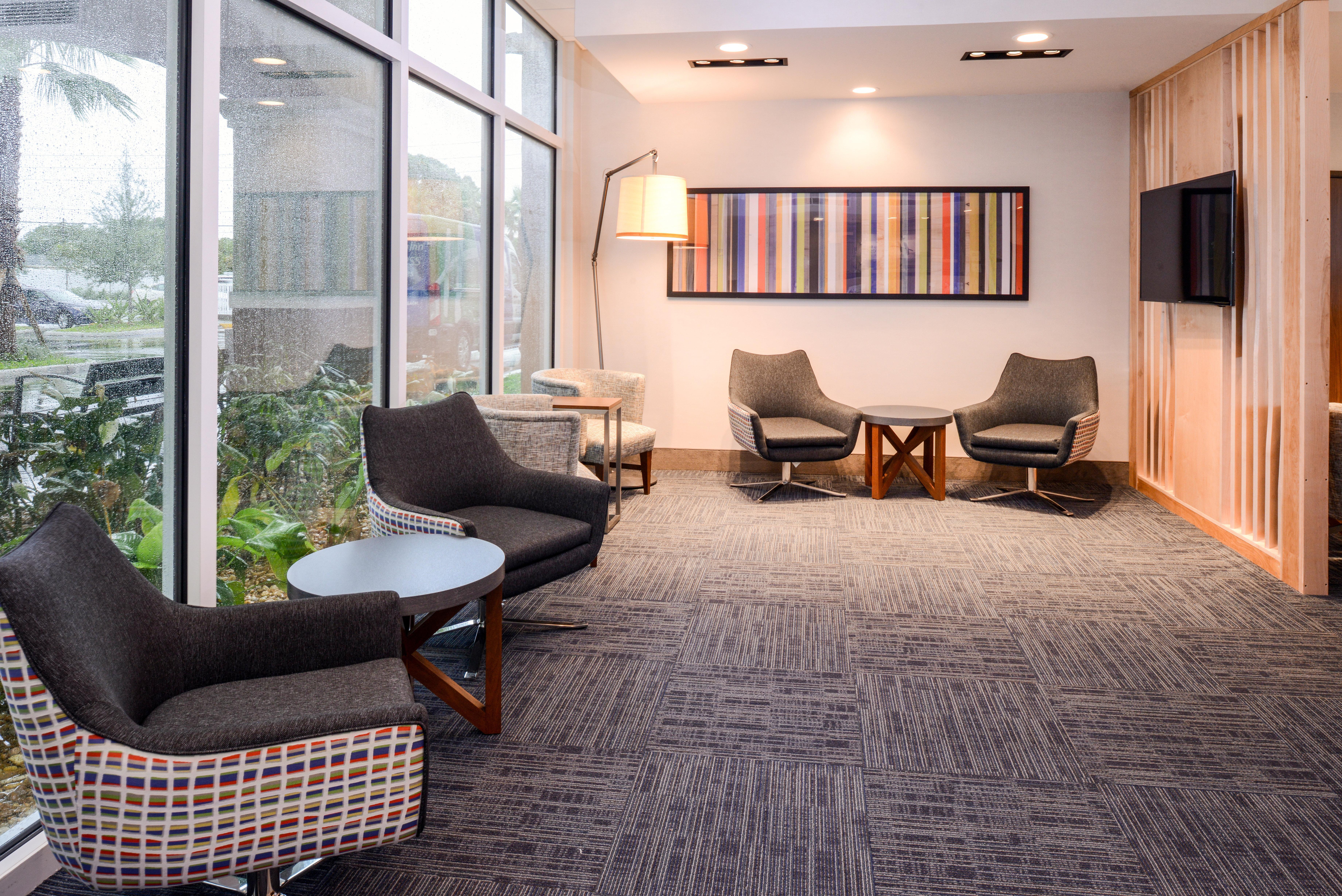 Holiday Inn Express & Suites - St. Petersburg - Madeira Beach By Ihg 3*