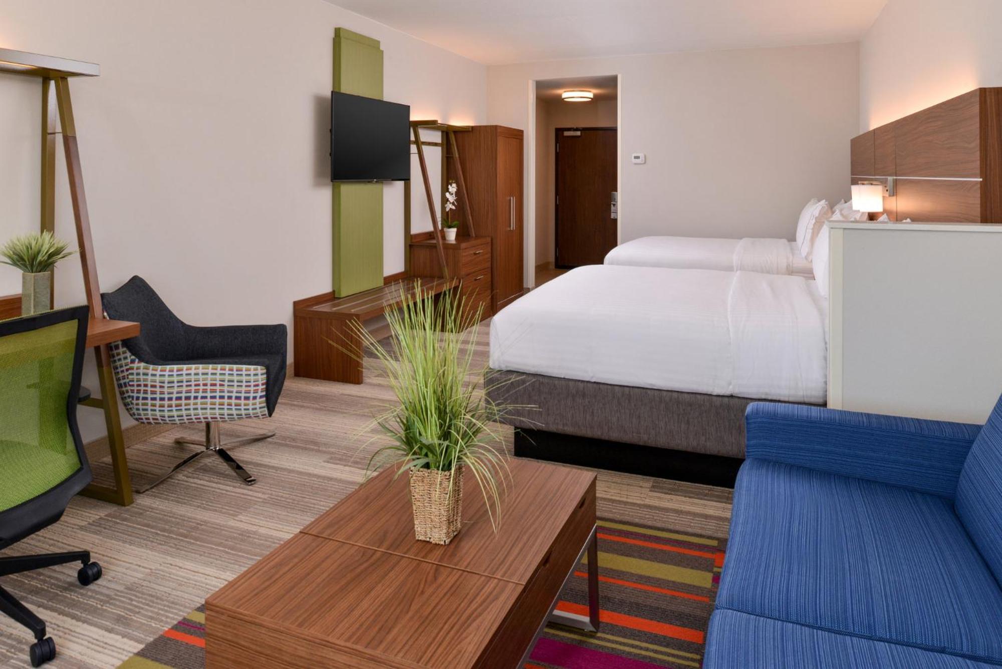 Holiday Inn Express & Suites - St. Petersburg - Madeira Beach By Ihg St. Petersburg