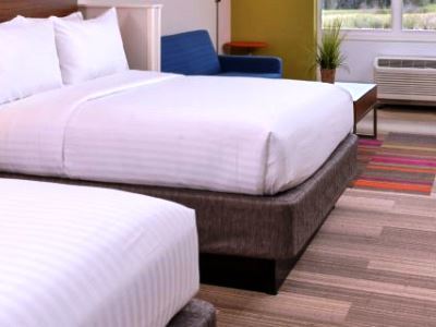 Holiday Inn Express & Suites - St. Petersburg - Madeira Beach By Ihg 3* St. Petersburg