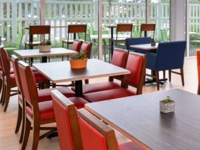 Holiday Inn Express & Suites - St. Petersburg - Madeira Beach By Ihg Hotel